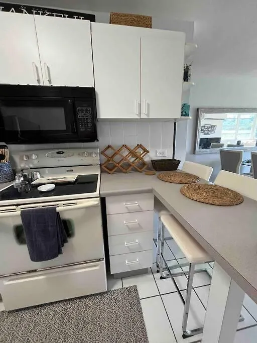 Serene Coastal Getaway With Panoramic Ocean View Ceiba Apartment